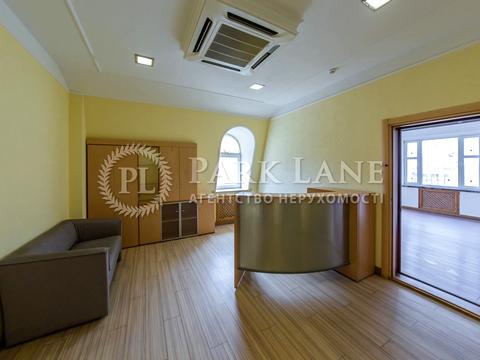 комерційна за адресою Саксаганського вул., 67-А