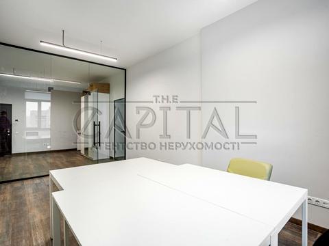 комерційна за адресою Жилянська вул., 68