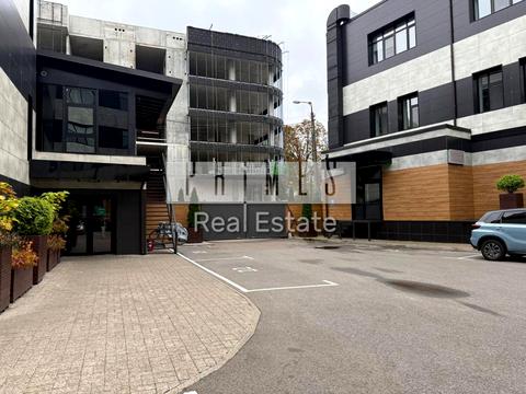 комерційна за адресою Михайла Максимовича вул. (Онуфрія Трутенка), 8