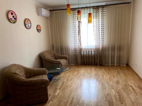 квартира за адресою Анни Ахматової вул., 8