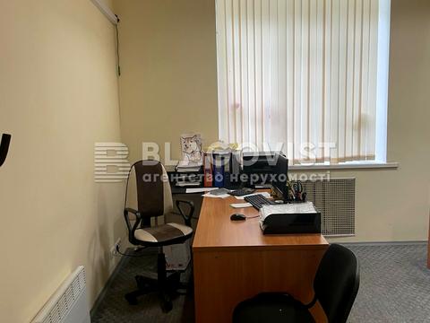 комерційна за адресою Андрія Мельника вул. (Генерала Тупікова), 5