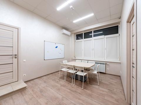 комерційна за адресою Перемишльська вул. (Червонопільська), 2-Г