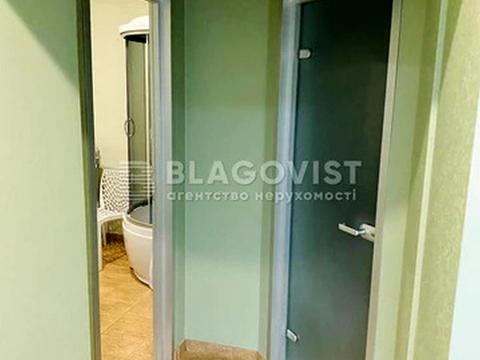 комерційна за адресою Верхогляда Андрія, 2