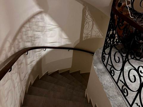 комерційна за адресою Григоровича, 8