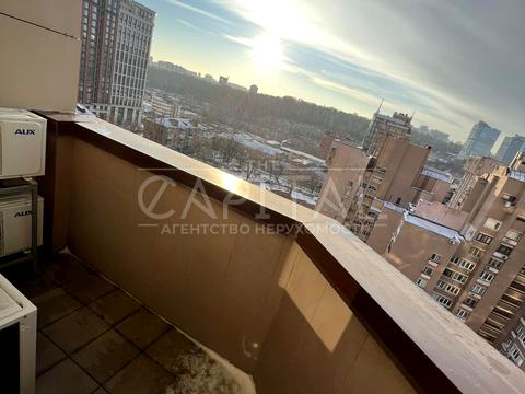 комерційна за адресою Антоновича вул. (Горького), 103