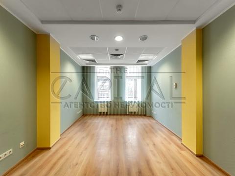 комерційна за адресою Дмитрівська вул., 94