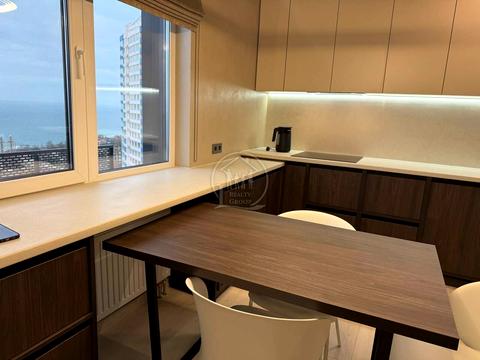 квартира за адресою Літературна вул., 10б
