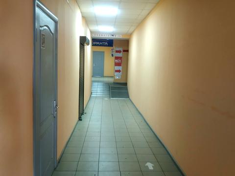 комерційна за адресою Левка Лук'яненка вул. (Маршала Тимошенка), 13-А