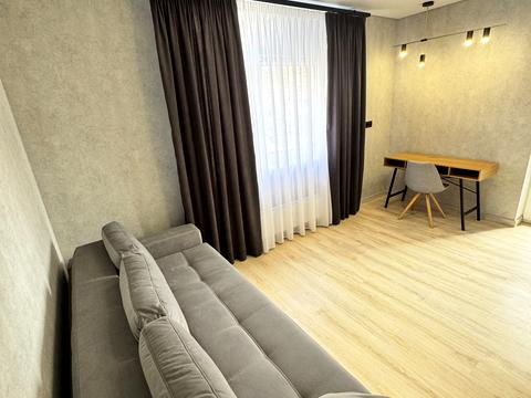 квартира по адресу Олександра Олеся ул., 5