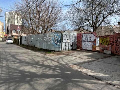 участок по адресу Бернардацци ул. (Красных Зорь)