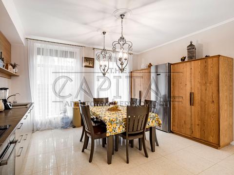 будинок за адресою Буча, Богдана Хмельницького бульв.