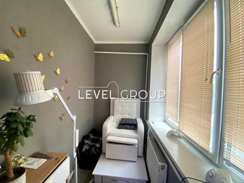 комерційна за адресою Володимира Івасюка просп. (Героїв Сталінграду), 65