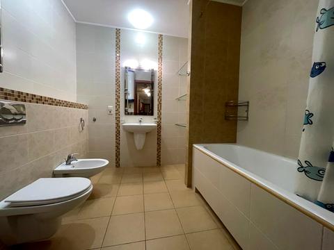 квартира за адресою Дніпровська набережна вул., 23