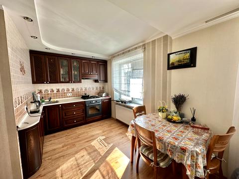 квартира за адресою Шкільна вул. (Героїв Сталінграда), 38