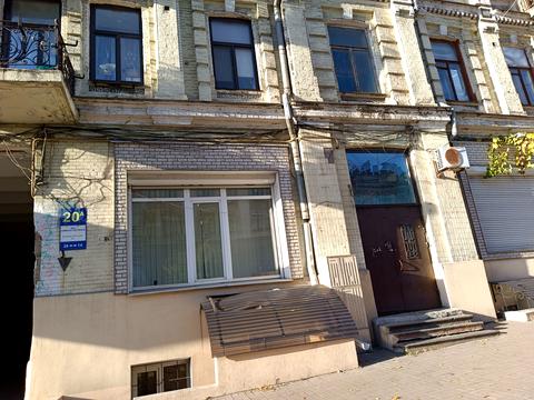 комерційна за адресою Симона Петлюри вул. (Комінтерну), 20а