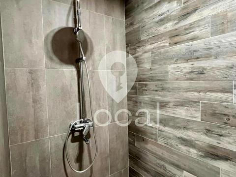 комерційна за адресою Дніпровська набережна вул., 14