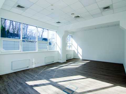 комерційна за адресою Охтирський пров., 7