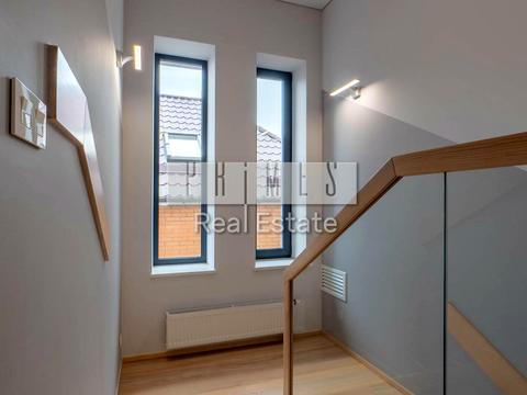 будинок за адресою Молодіжна вул.