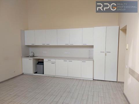 комерційна за адресою Бульварно-Кудрявська вул. (Воровського), 24