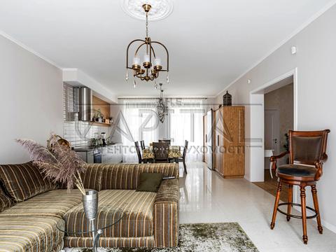 будинок за адресою Буча, Богдана Хмельницького бульв.