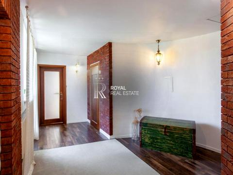 дом по адресу квітнева