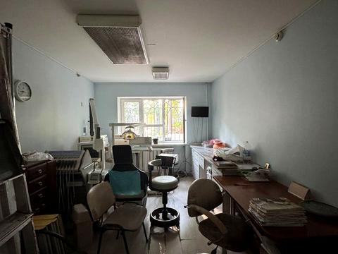 комерційна за адресою Семінарська вул., 15а