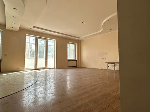 комерційна за адресою Олексія Вадатурського вул. (Маршала Малиновського), 1/1