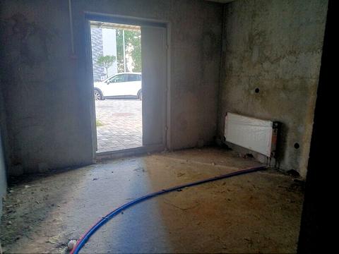 комерційна за адресою Ревуцького вул., 54
