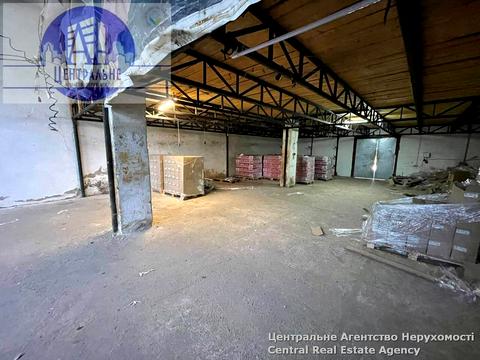 комерційна за адресою Артема, 1