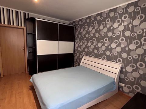 квартира за адресою Анни Ахматової вул., 33