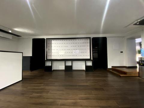 комерційна за адресою Пирогова вул., 5