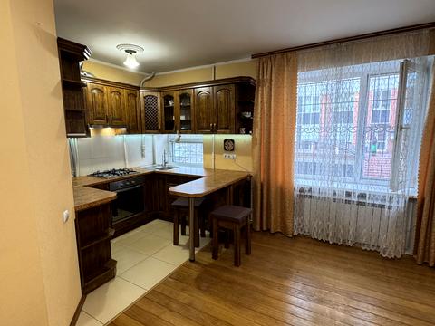 квартира за адресою Набережно-Лугова вул., 3