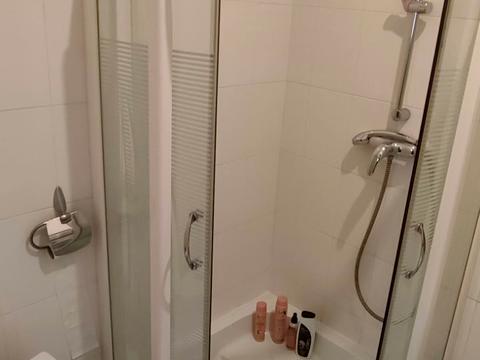 комерційна за адресою Лютеранська вул., 12