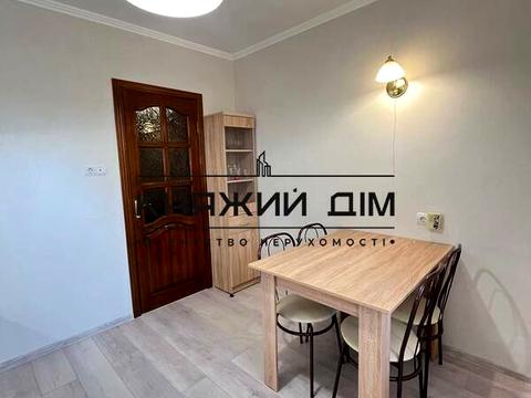 квартира за адресою Драгоманова вул., 44-А