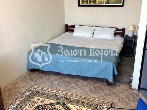 квартира за адресою Лаврська вул. (Січневого Повстання), 8