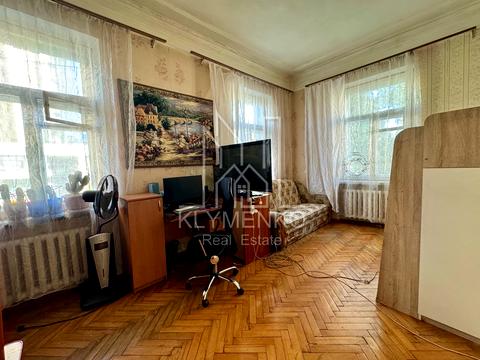 комерційна за адресою Саксаганського вул., 63/28
