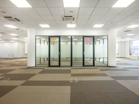 комерційна за адресою Жилянська вул., 75