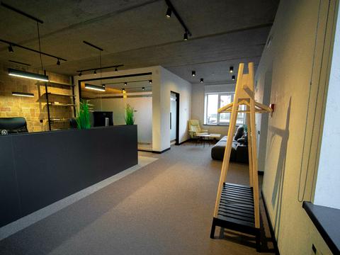 комерційна за адресою Вул. Дворецька, 46