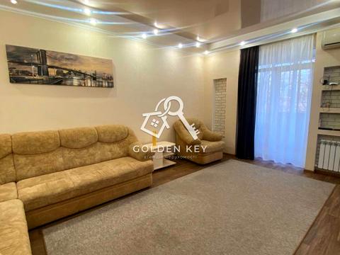 квартира за адресою Революційна, 10