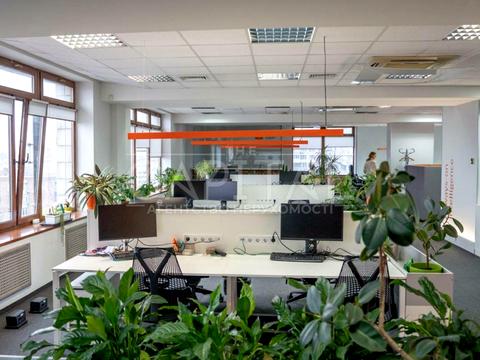 комерційна за адресою Лесі Українки бульв., 34