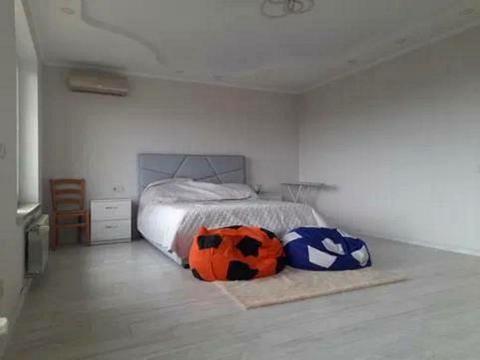 будинок за адресою Героїв Дніпра вул.