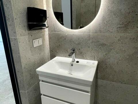 комерційна за адресою Трускавецька вул., 131