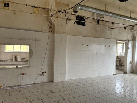 комерційна за адресою Вокзальна пл., 3