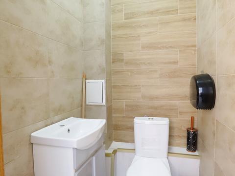 комерційна за адресою Новгородська, 49а