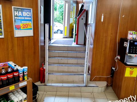 комерційна за адресою Гетьмана Кирила Розумовського вул. (Миколи Краснова), 17