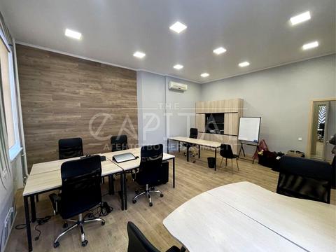 комерційна за адресою Пирогова вул., 3