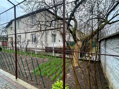 будинок за адресою Вишнева вул.