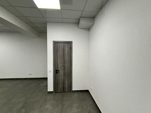 комерційна за адресою Калинова вул., 18