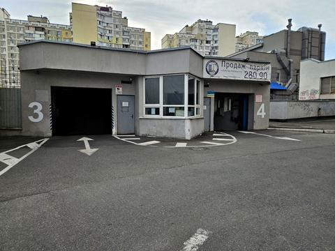 паркомісце за адресою Срібнокільська вул., 1