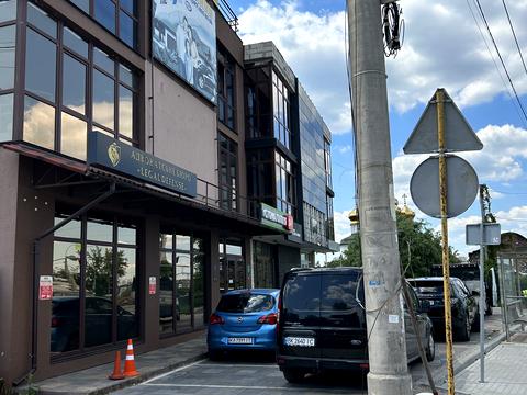 комерційна за адресою Гнатюка пров., 3